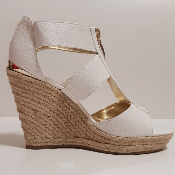 GUESS "Lora" zip-front espadrille - Picture 7 of 7
